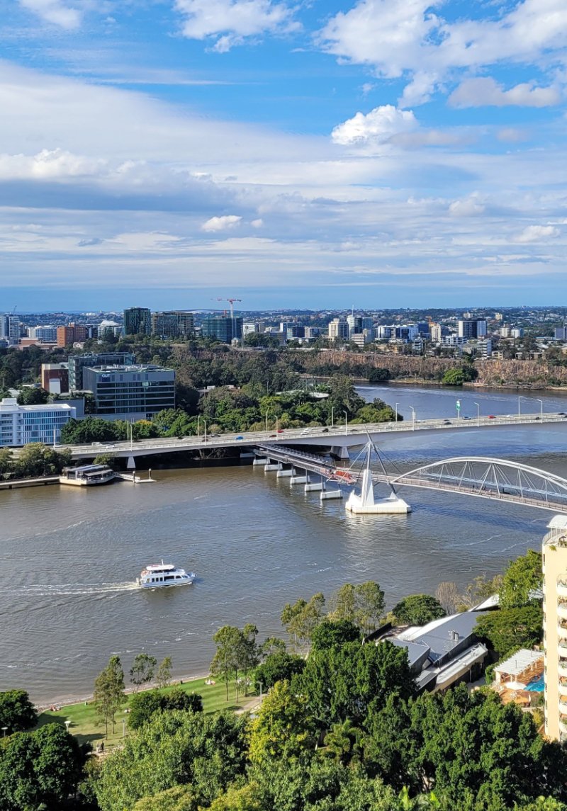 Free Brisbane walk & river ride